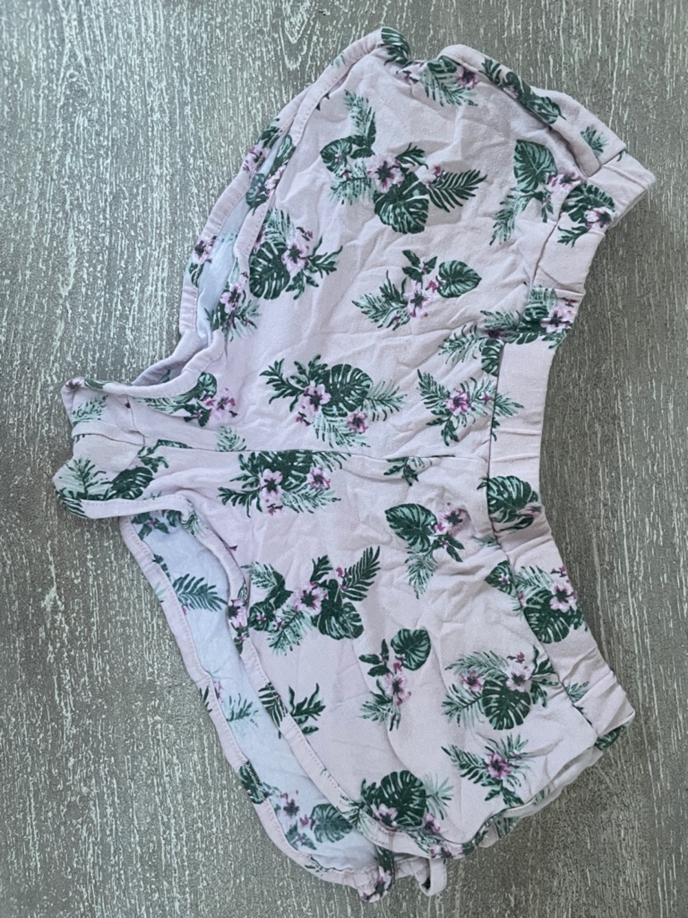 Light pink with Green floral Leaf Print shorts